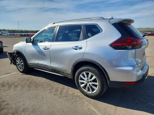 5N1AT2MV7JC799610 2018 NISSAN ROGUE - Image 2
