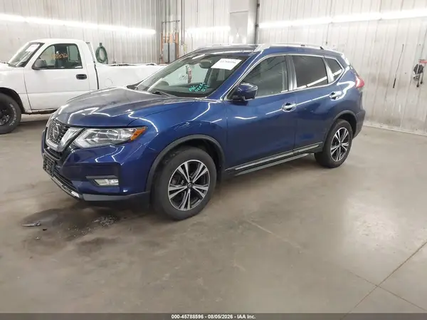 5N1AT2MV7JC799669 2018 NISSAN ROGUE - Image 2