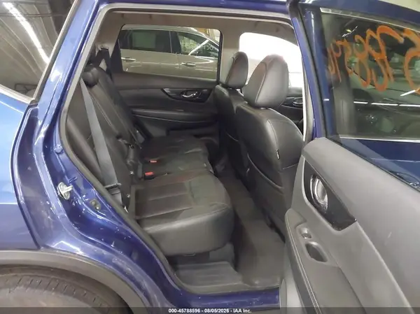 5N1AT2MV7JC799669 2018 NISSAN ROGUE - Image 8