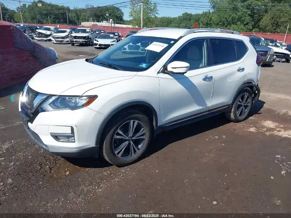 5N1AT2MV7JC800030 2018 NISSAN ROGUE - Image 2