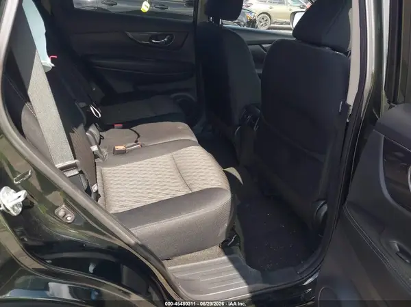 5N1AT2MV7JC804417 2018 NISSAN ROGUE - Image 8