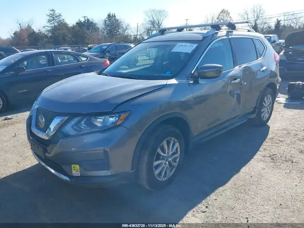5N1AT2MV7JC815790 2018 NISSAN ROGUE - Image 2