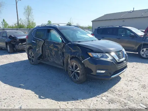 5N1AT2MV7JC824506 2018 NISSAN ROGUE - Image 1