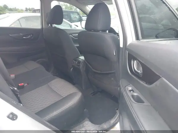 5N1AT2MV7JC825798 2018 NISSAN ROGUE - Image 8