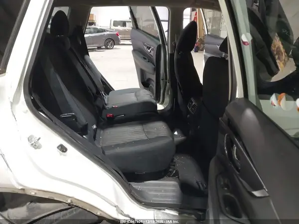 5N1AT2MV7JC826806 2018 NISSAN ROGUE - Image 8