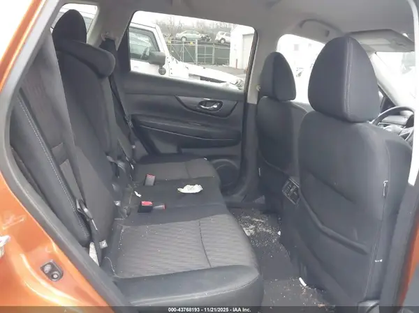 5N1AT2MV7JC826966 2018 NISSAN ROGUE - Image 8