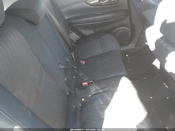 5N1AT2MV7JC827003 2018 NISSAN ROGUE - Image 8