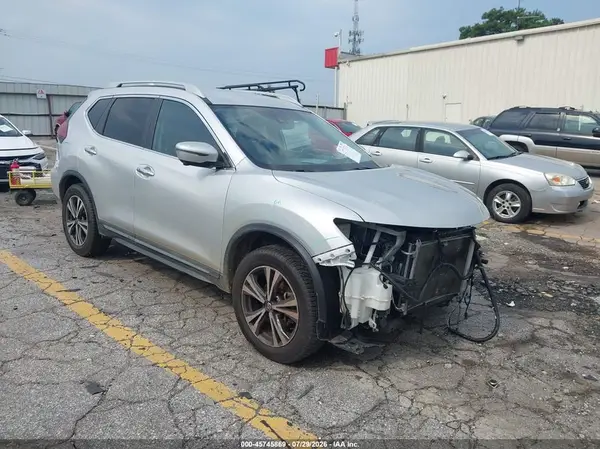 5N1AT2MV7JC835425 2018 NISSAN ROGUE - Image 1