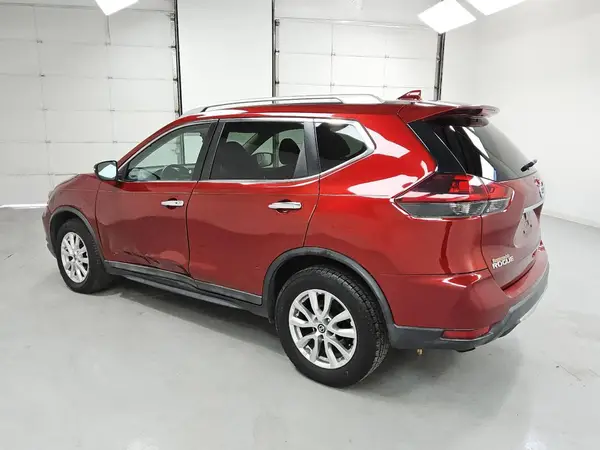 5N1AT2MV7JC840415 2018 NISSAN ROGUE - Image 2