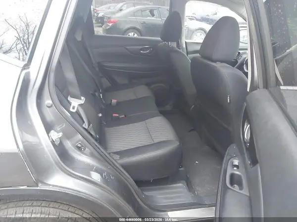5N1AT2MV7JC840804 2018 NISSAN ROGUE - Image 8