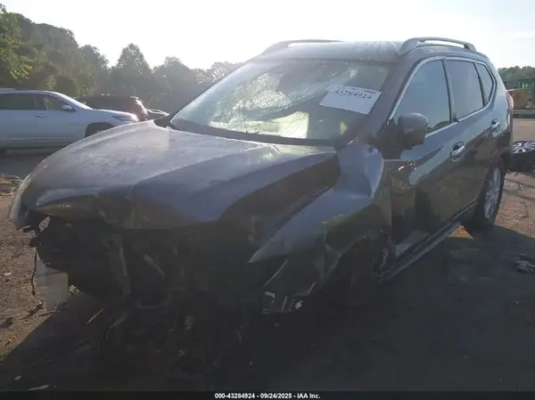 5N1AT2MV7JC849762 2018 NISSAN ROGUE - Image 2