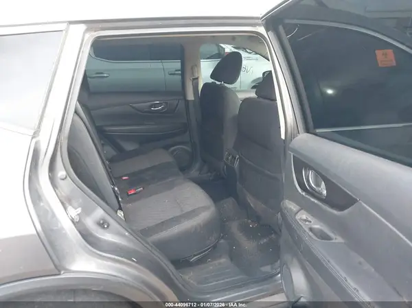 5N1AT2MV7JC850961 2018 NISSAN ROGUE - Image 8