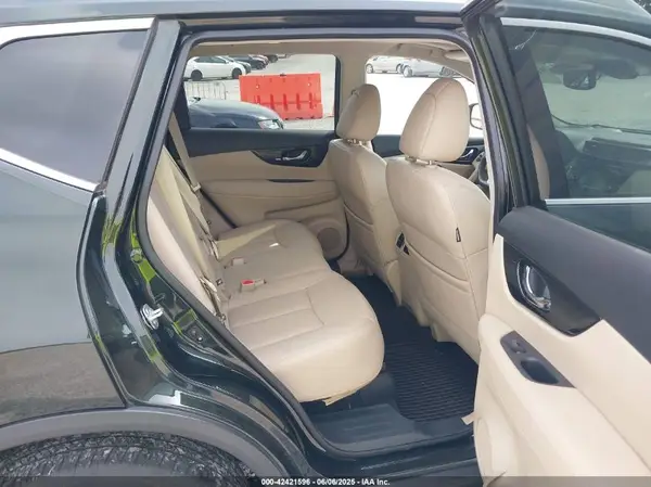 5N1AT2MV7KC710152 2019 NISSAN ROGUE - Image 8