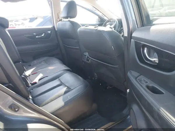 5N1AT2MV7KC715139 2019 NISSAN ROGUE - Image 8
