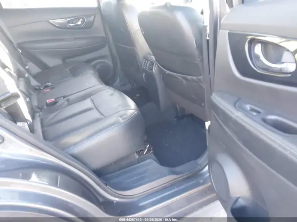 5N1AT2MV7KC725640 2019 NISSAN ROGUE - Image 8