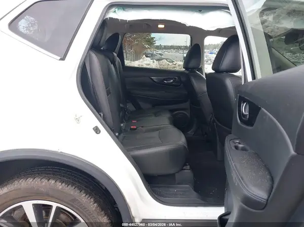 5N1AT2MV7KC728635 2019 NISSAN ROGUE - Image 8