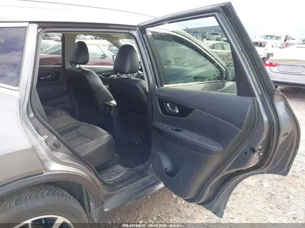 5N1AT2MV7KC755284 2019 NISSAN ROGUE - Image 8