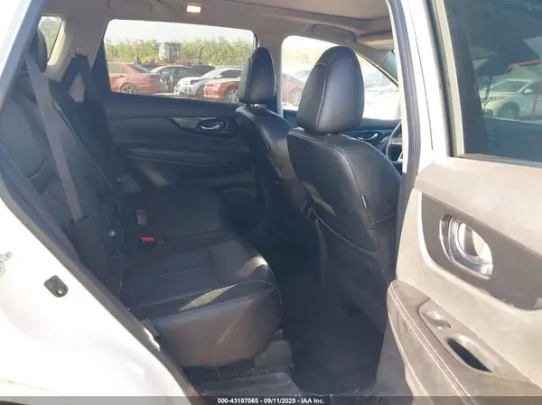 5N1AT2MV7KC771615 2019 NISSAN ROGUE - Image 8
