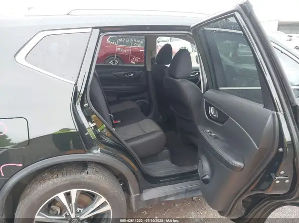 5N1AT2MV7KC808873 2019 NISSAN ROGUE - Image 8