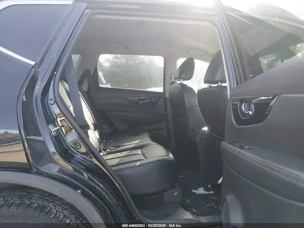 5N1AT2MV7KC813684 2019 NISSAN ROGUE - Image 8