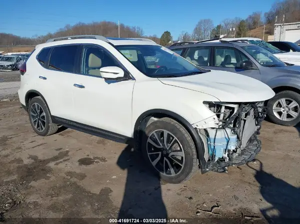 5N1AT2MV7KC819422 2019 NISSAN ROGUE - Image 1