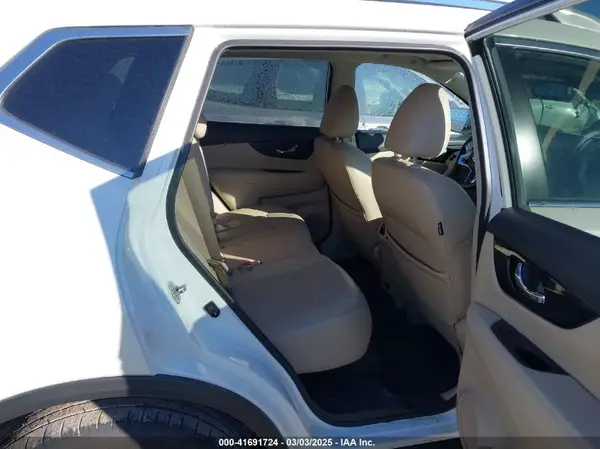 5N1AT2MV7KC819422 2019 NISSAN ROGUE - Image 8