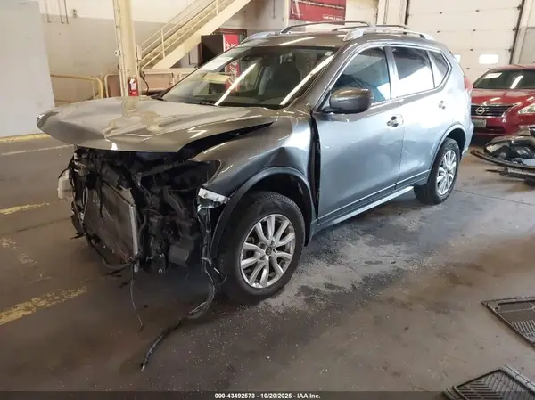 5N1AT2MV7LC778565 2020 NISSAN ROGUE - Image 2