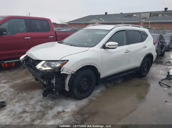5N1AT2MV7LC790070 2020 NISSAN ROGUE - Image 2