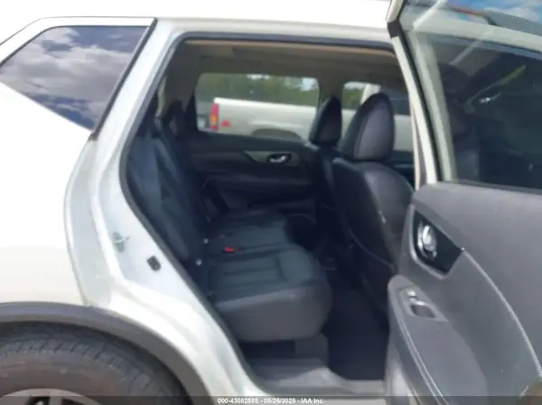 5N1AT2MV8GC840870 2016 NISSAN ROGUE - Image 8