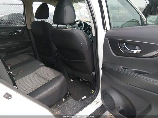 5N1AT2MV8HC733352 2017 NISSAN ROGUE - Image 8