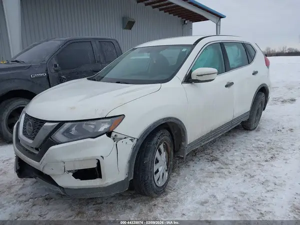 5N1AT2MV8HC734095 2017 NISSAN ROGUE - Image 2