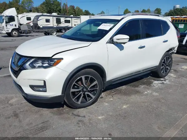 5N1AT2MV8HC737272 2017 NISSAN ROGUE - Image 2