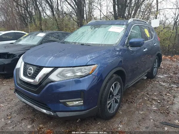 5N1AT2MV8HC746683 2017 NISSAN ROGUE - Image 2