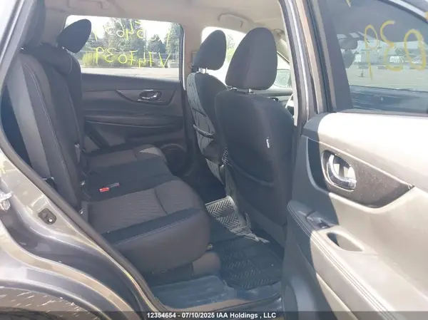 5N1AT2MV8HC747039 2017 NISSAN ROGUE - Image 8
