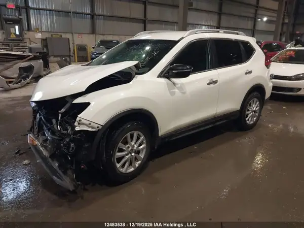 5N1AT2MV8HC749017 2017 NISSAN ROGUE - Image 2