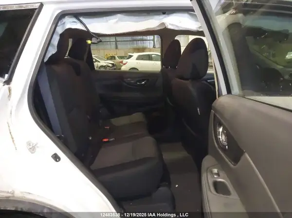 5N1AT2MV8HC749017 2017 NISSAN ROGUE - Image 8