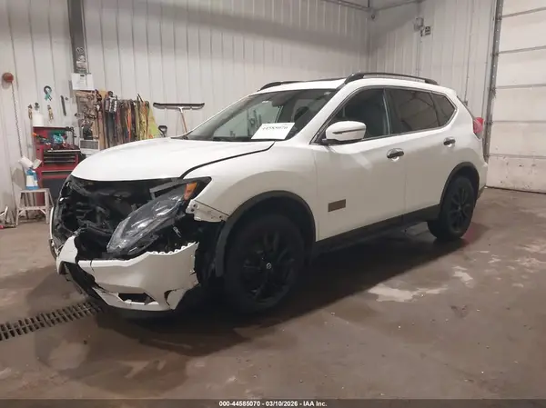 5N1AT2MV8HC756209 2017 NISSAN ROGUE - Image 2