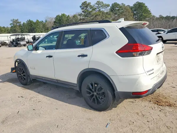 5N1AT2MV8HC756629 2017 NISSAN ROGUE - Image 2