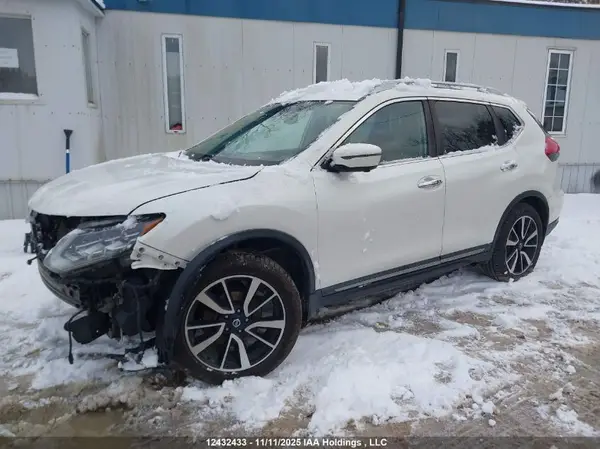 5N1AT2MV8HC757621 2017 NISSAN ROGUE - Image 2