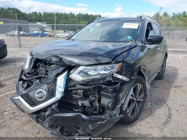 5N1AT2MV8HC760843 2017 NISSAN ROGUE - Image 2