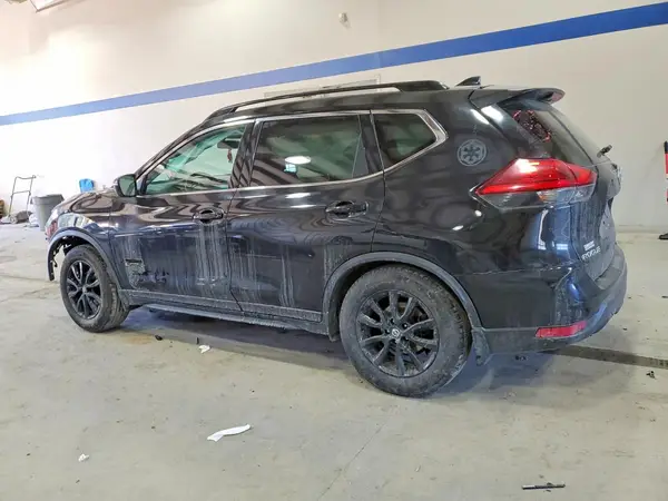 5N1AT2MV8HC764746 2017 NISSAN ROGUE - Image 2
