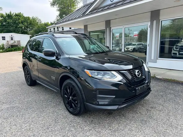 5N1AT2MV8HC76643 2017 NISSAN ROGUE - Image 1