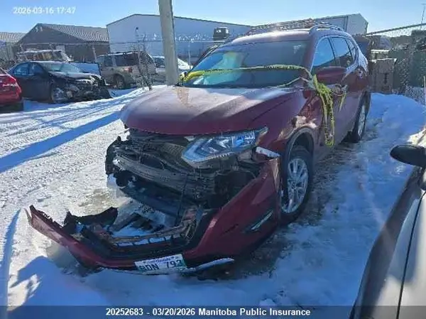 5N1AT2MV8HC768490 2017 NISSAN ROGUE - Image 2