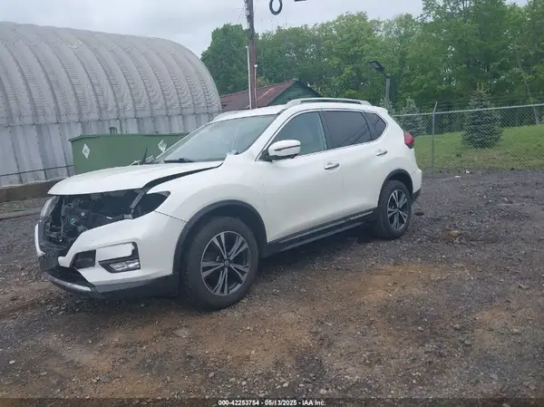 5N1AT2MV8HC771471 2017 NISSAN ROGUE - Image 2