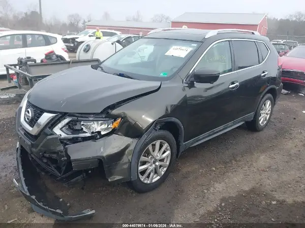 5N1AT2MV8HC775455 2017 NISSAN ROGUE - Image 2