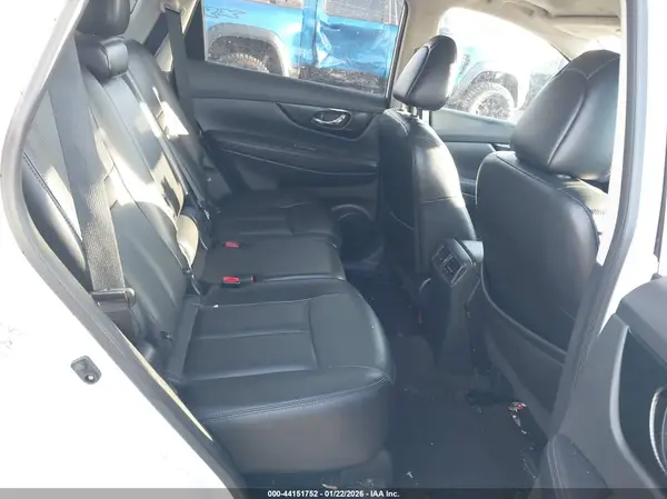 5N1AT2MV8HC780705 2017 NISSAN ROGUE - Image 8