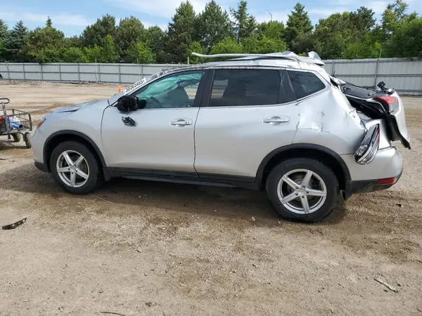 5N1AT2MV8HC781059 2017 NISSAN ROGUE - Image 2