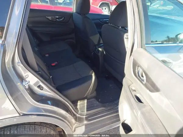 5N1AT2MV8HC785306 2017 NISSAN ROGUE - Image 8