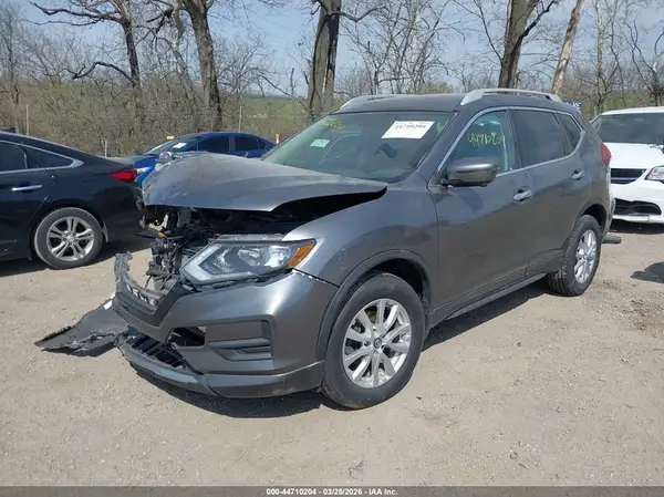 5N1AT2MV8HC786181 2017 NISSAN ROGUE - Image 2