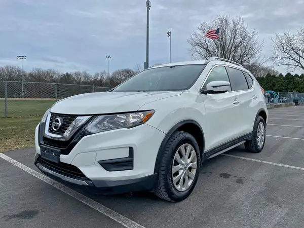 5N1AT2MV8HC78657 2017 NISSAN ROGUE - Image 2